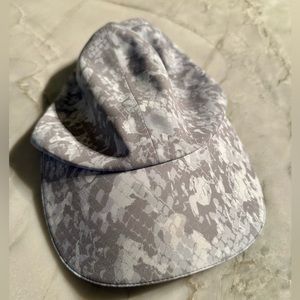 Lululemon hat OS
